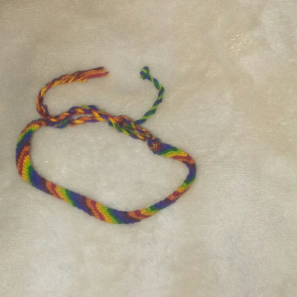 🌻NWOT Multicolored bracelet